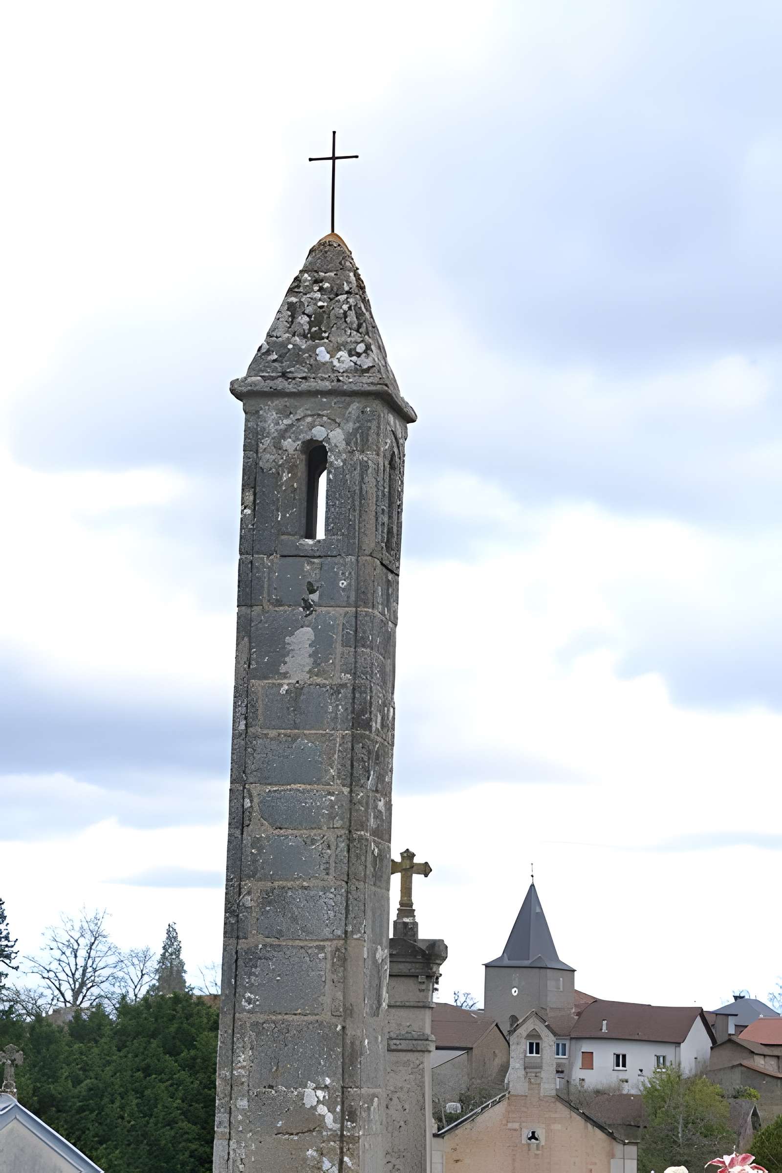 Lanterne des morts de Cognac-la-Forêt