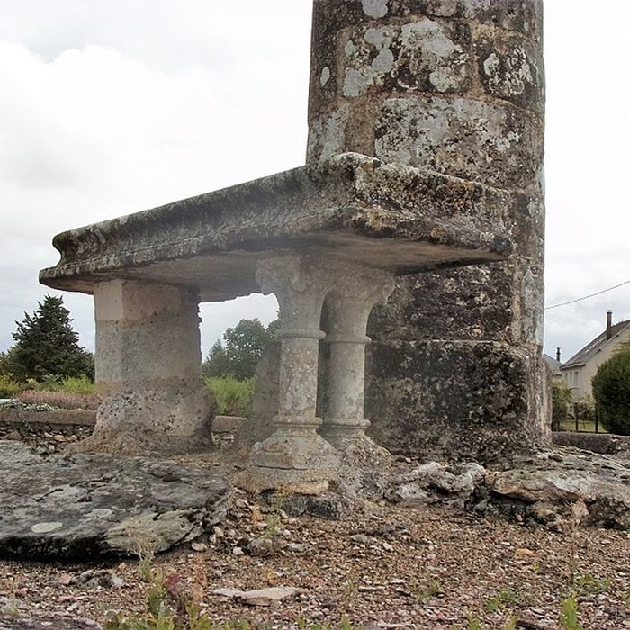 Photo de Lanterne des Morts de Cormery