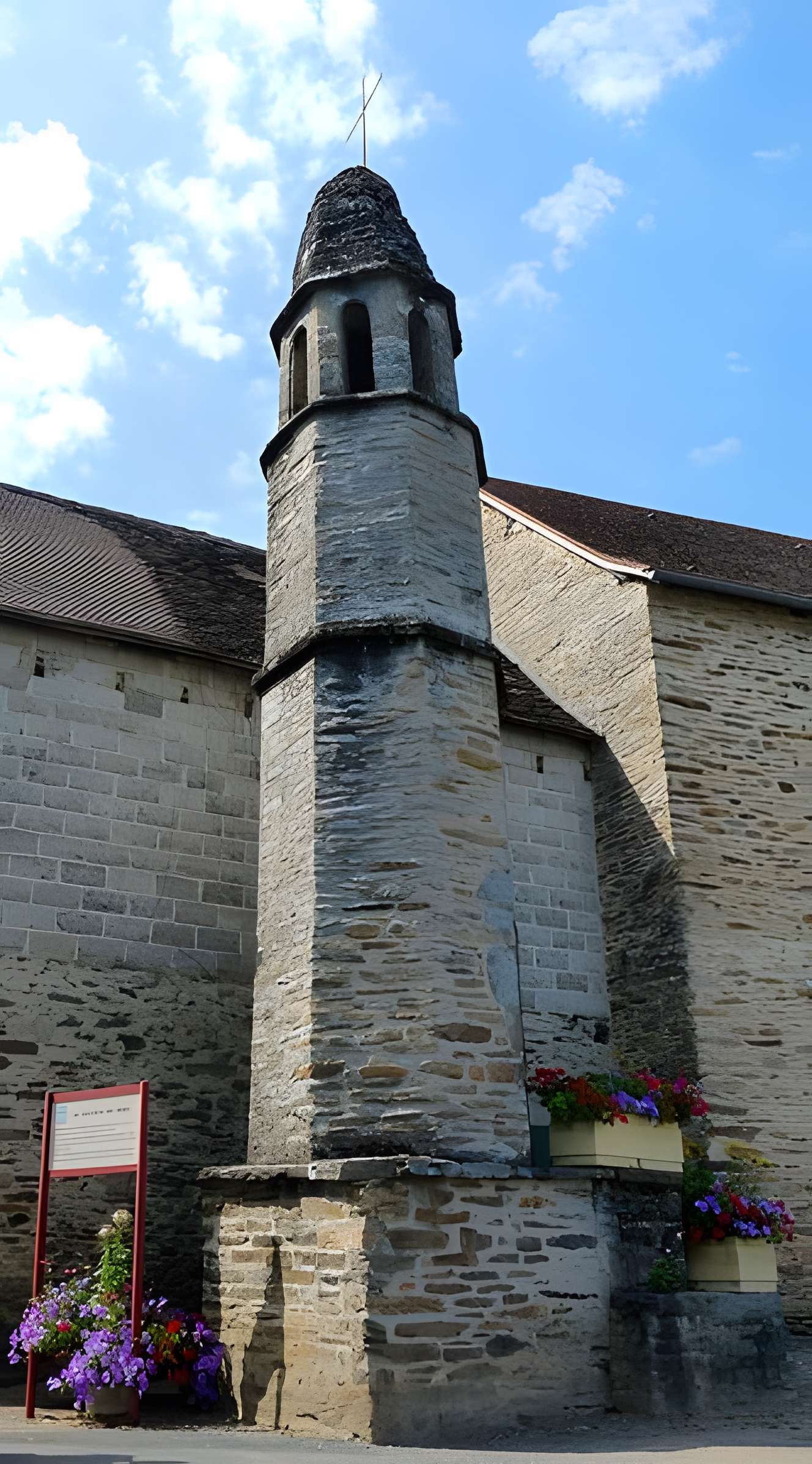 Lanterne des morts de Coussac-Bonneval 