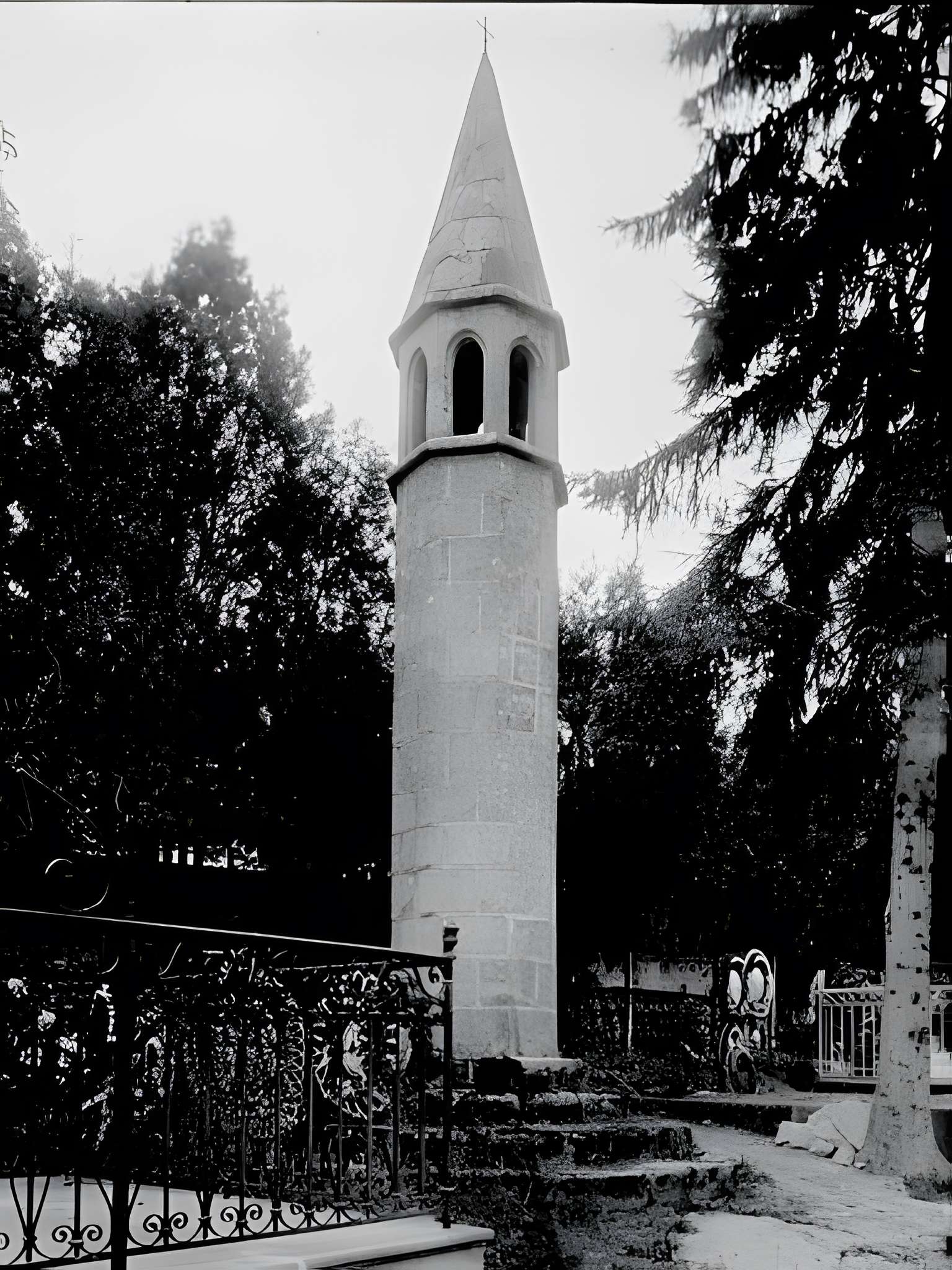 Lanterne des morts de Felletin