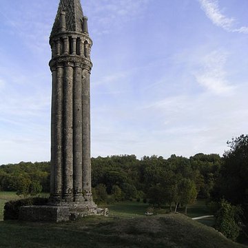 Lanterne des morts de Fenioux