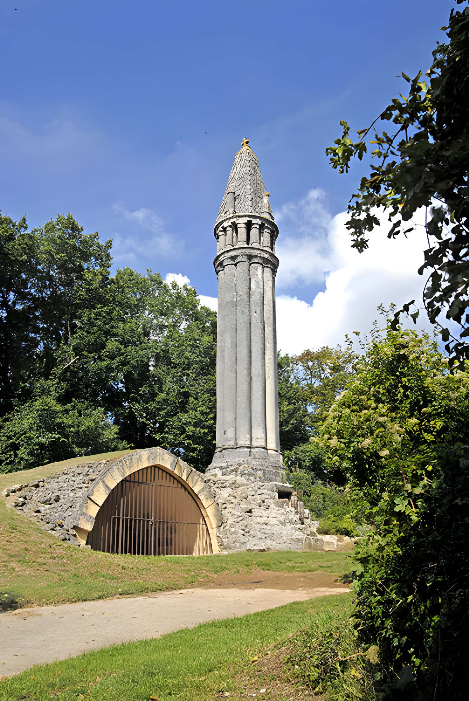 Lanterne des morts de Fenioux