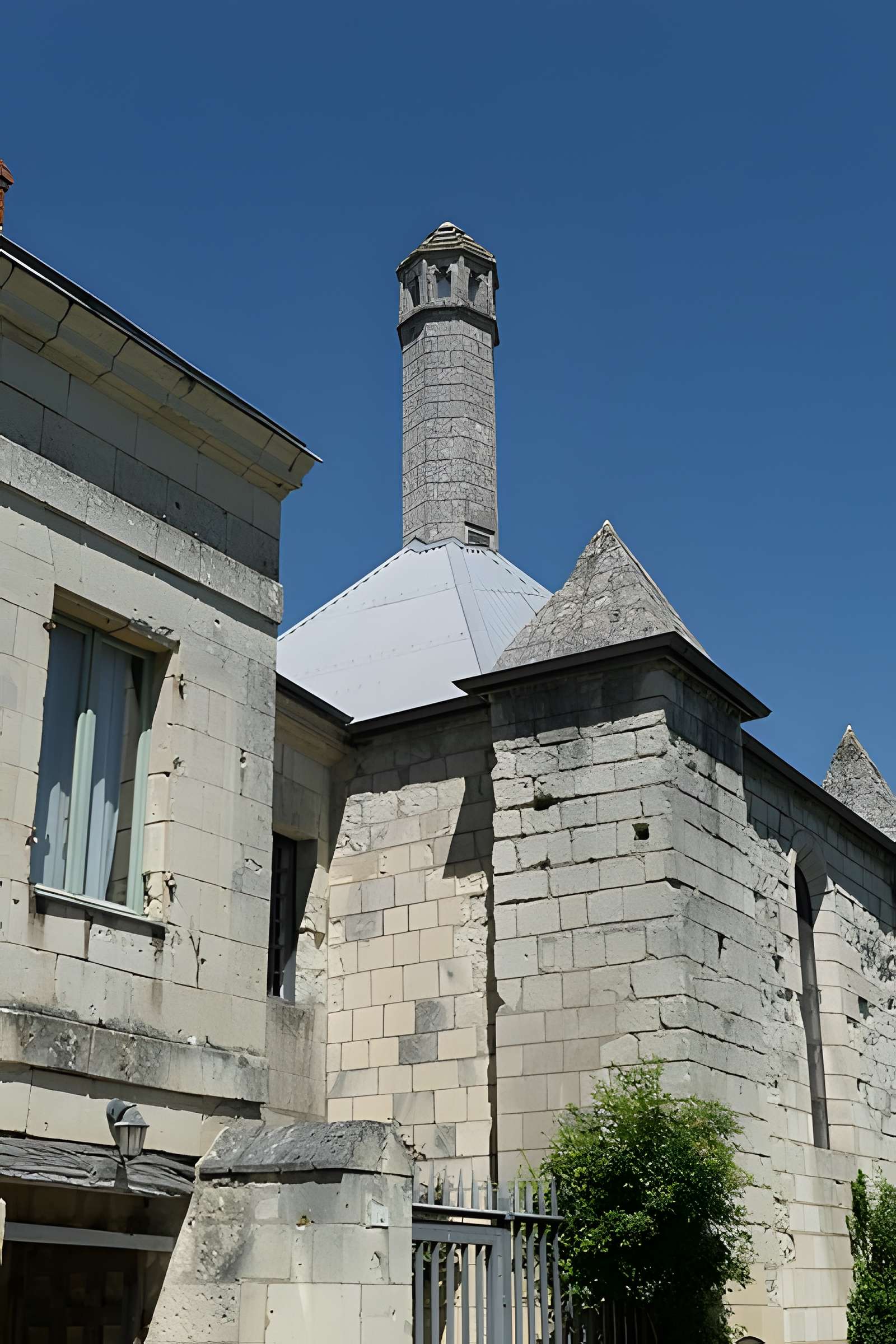 Lanterne des morts de Fontevraud-l'Abbaye