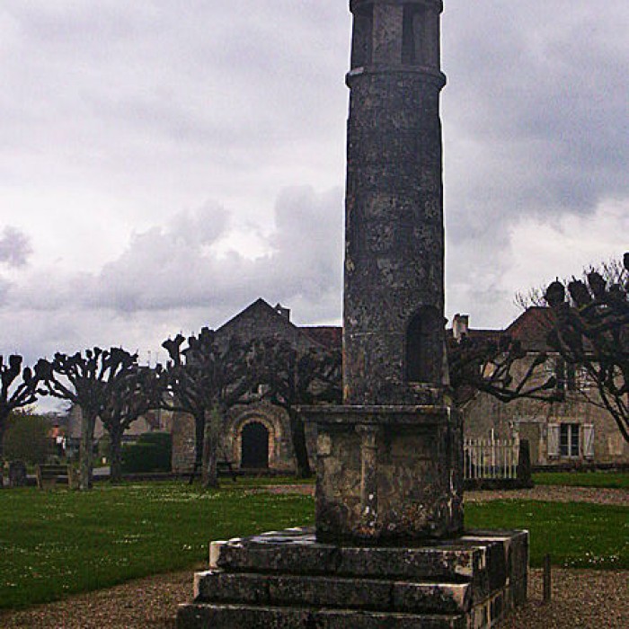 Photo de Lanterne des morts de Journet