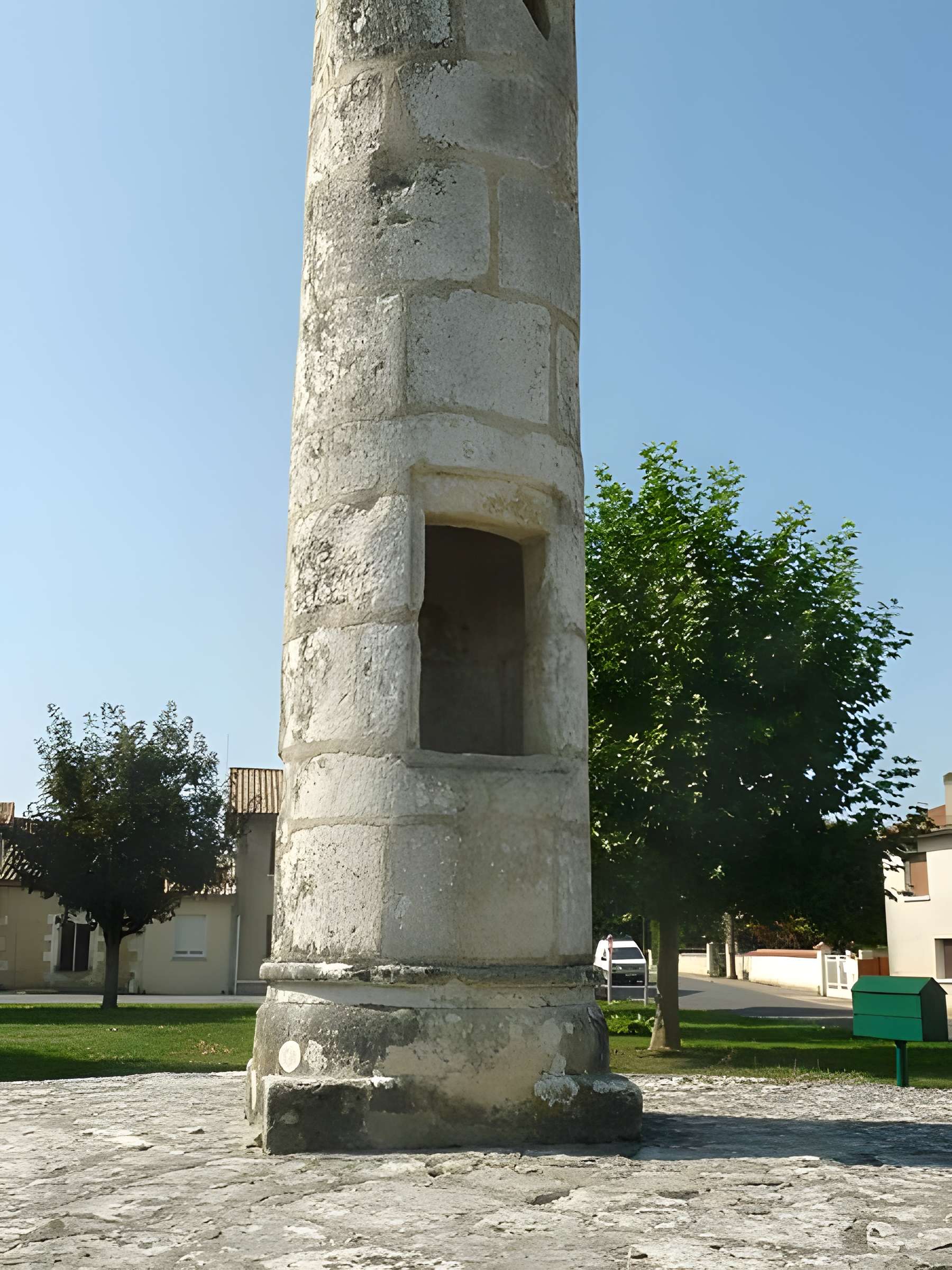 Lanterne des morts de Pranzac