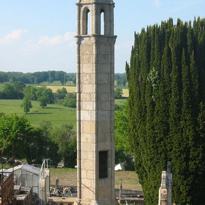 Photo de Lanterne des morts de Saint-Agnant-de-Versillat