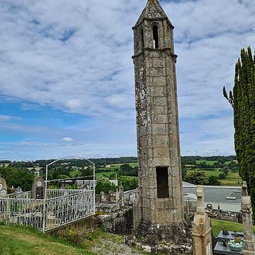 Lanterne des morts de Saint-Agnant-de-Versillat