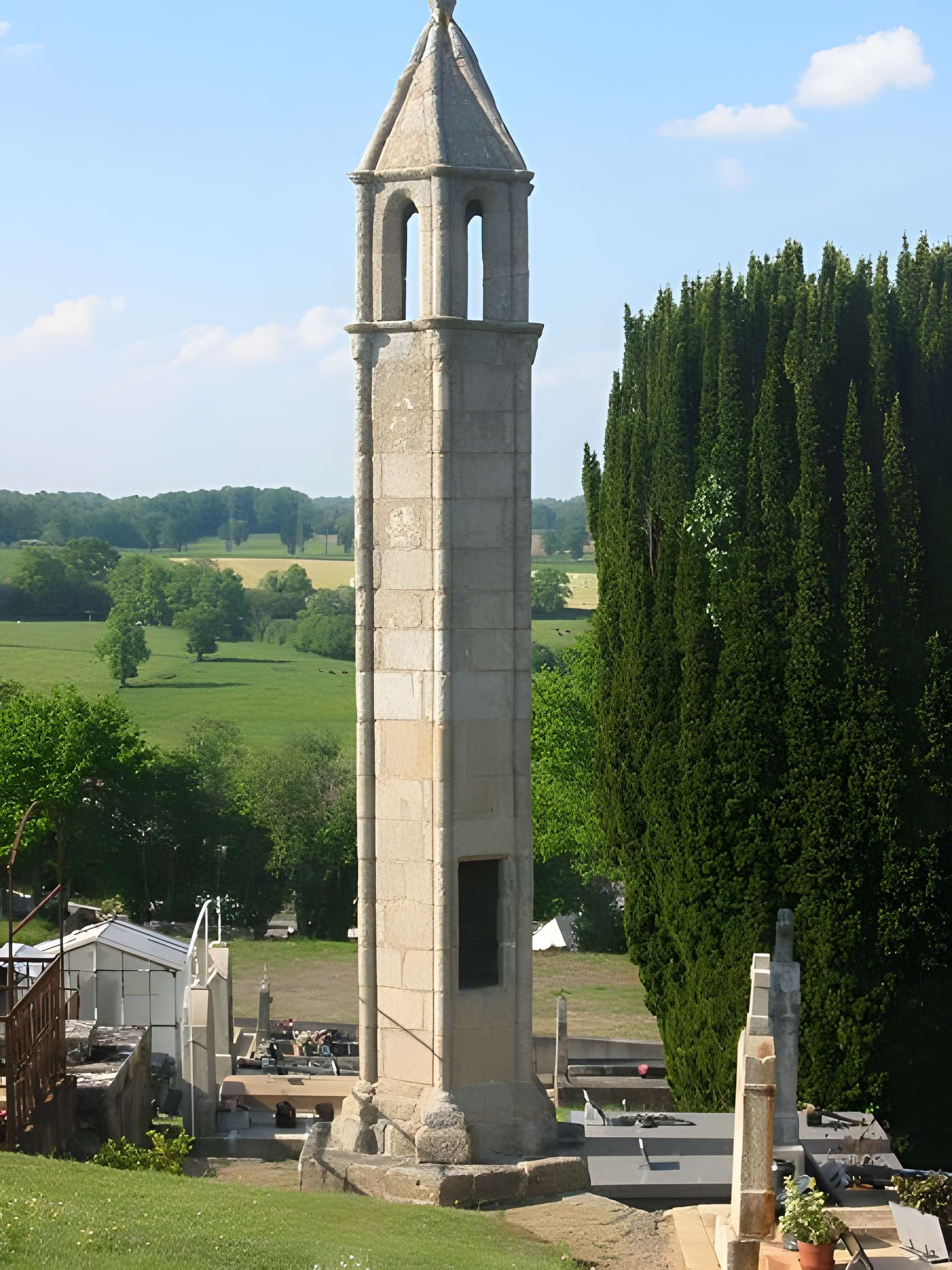 Lanterne des morts de Saint-Agnant-de-Versillat 