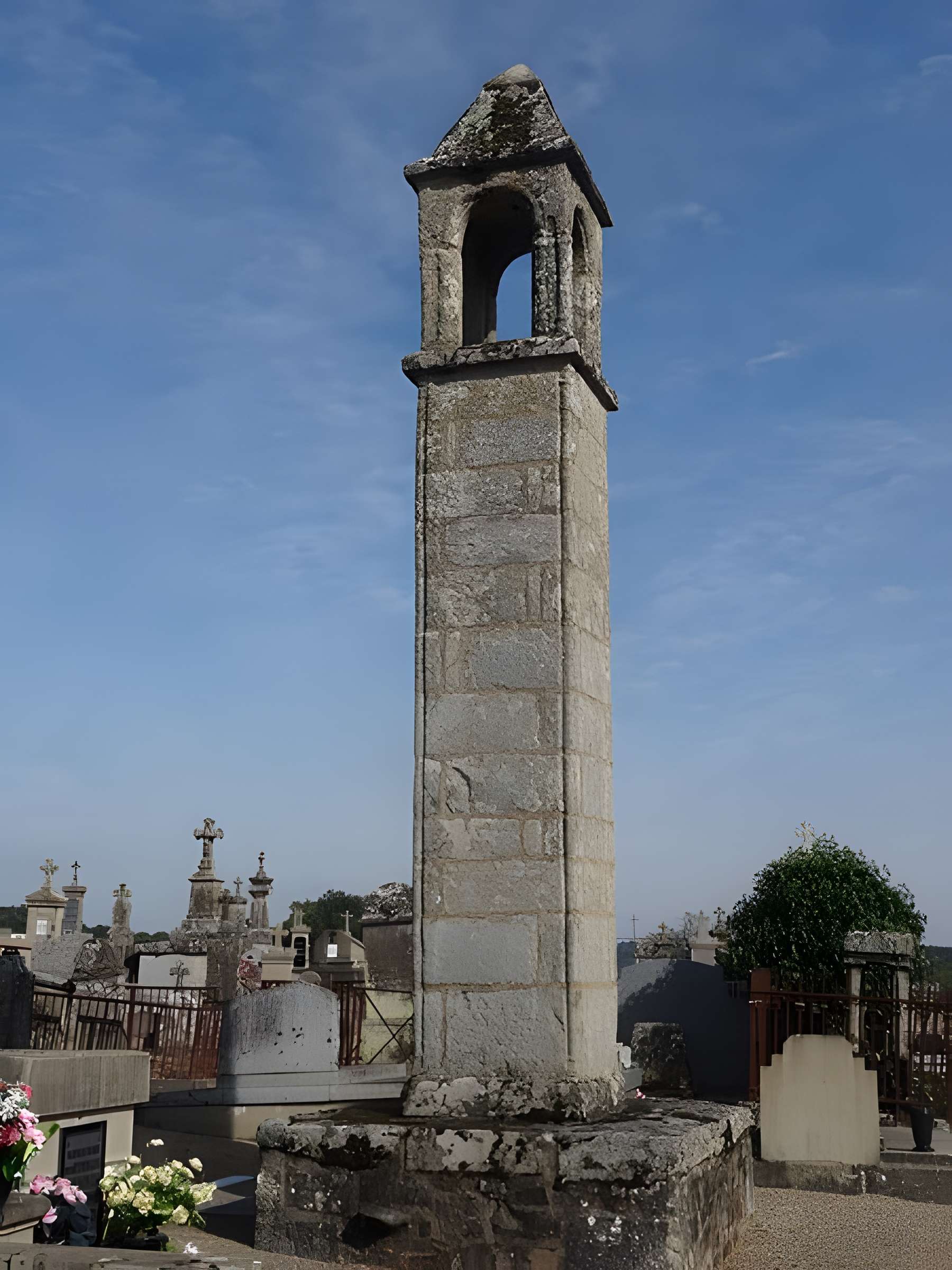 Lanterne des morts de Saint-Victurnien