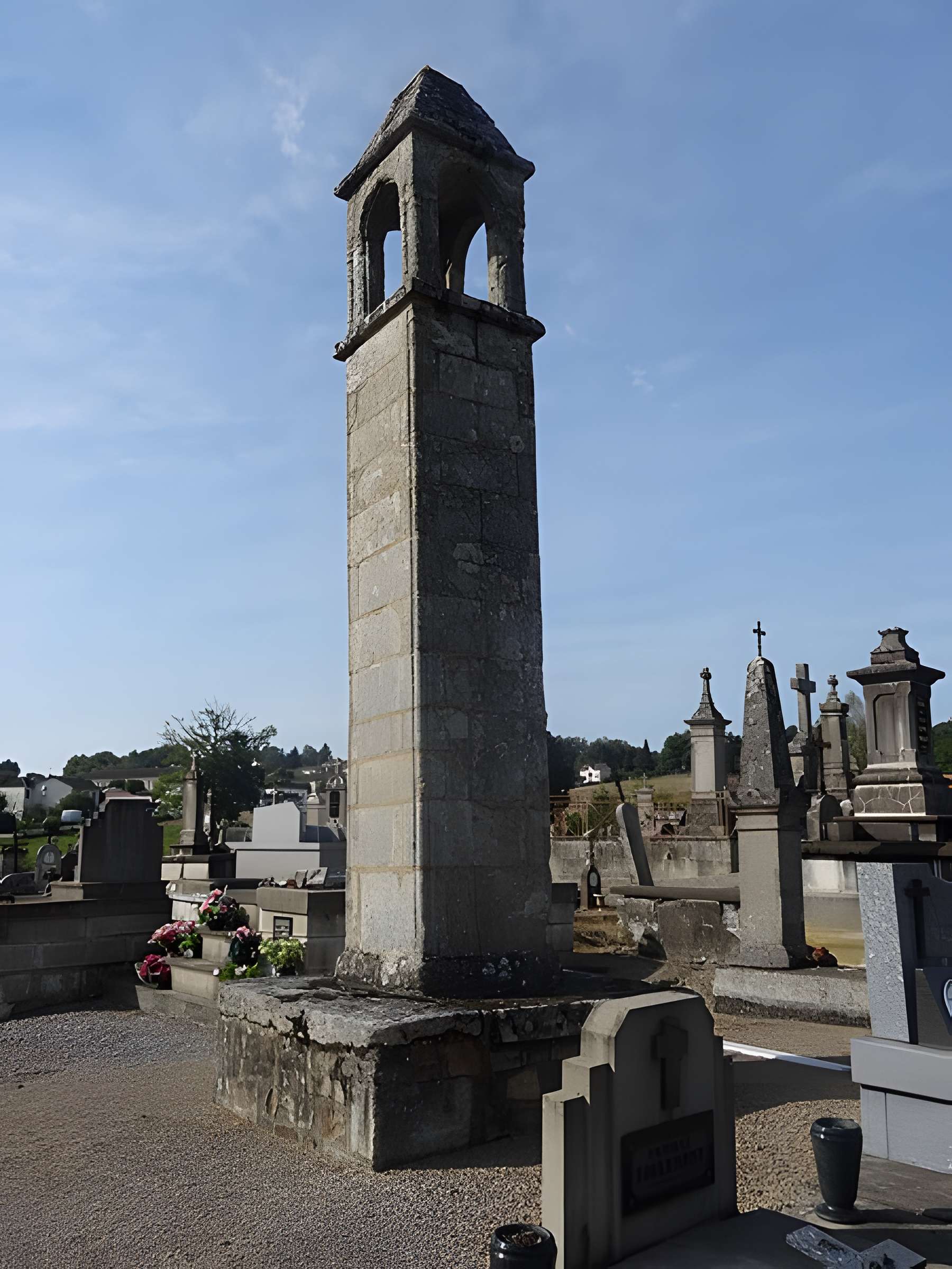 Lanterne des morts de Saint-Victurnien