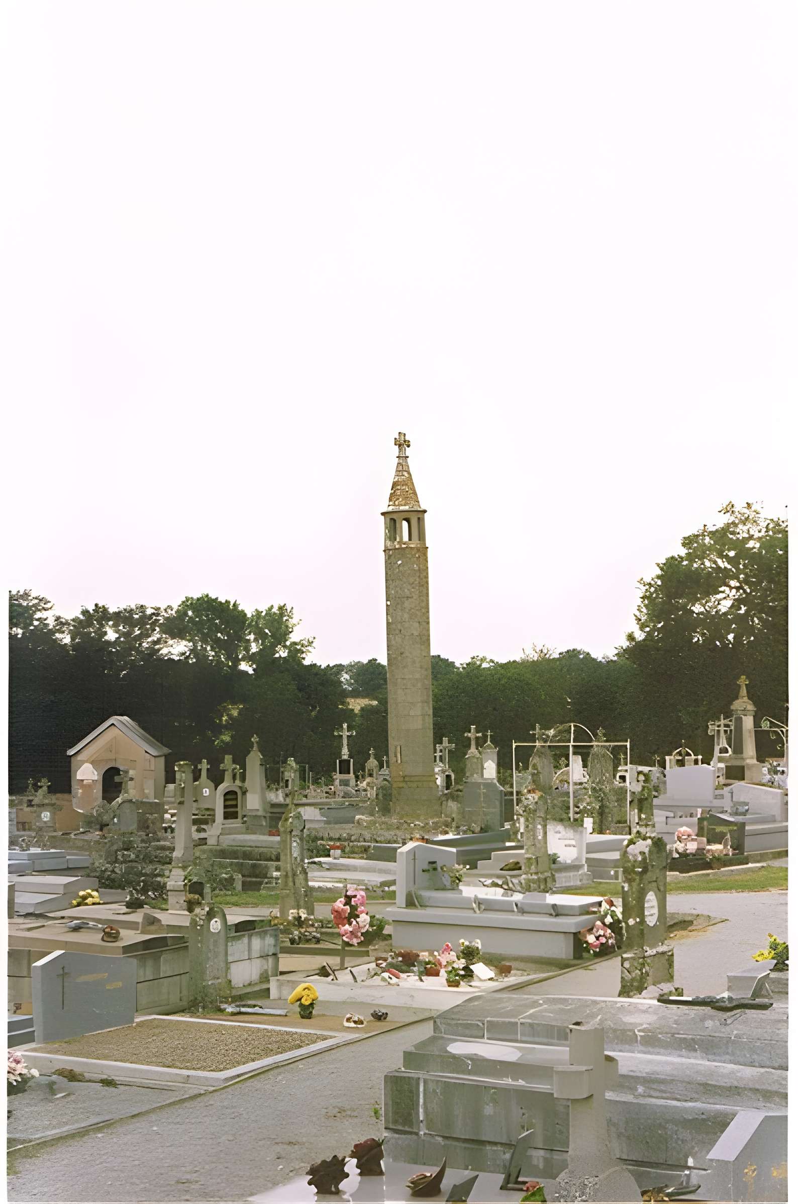 Lanterne des morts d'Oradour-Saint-Genest