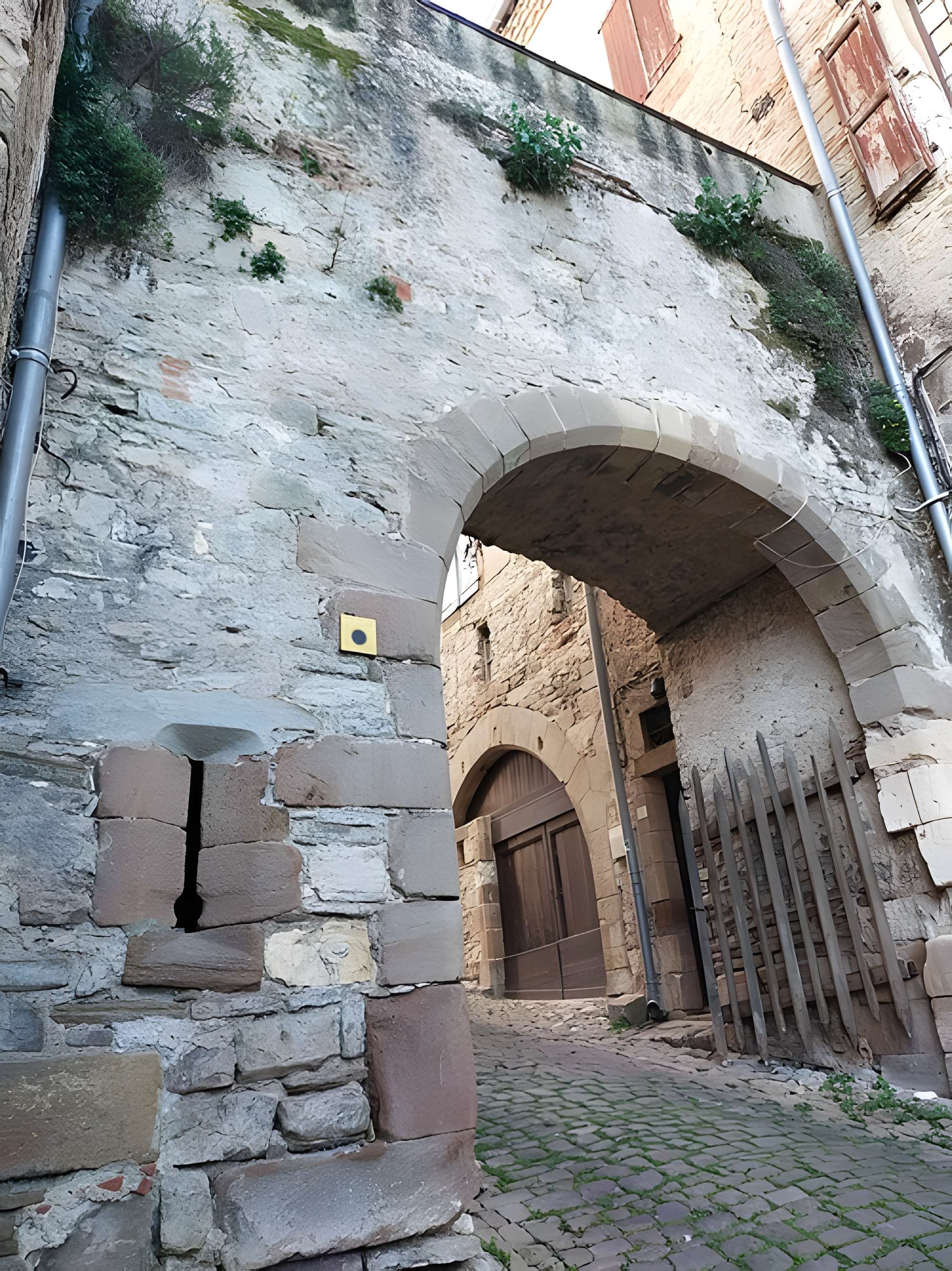 Porte de ville dite le Portanel