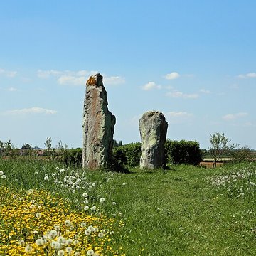 Les Pierres Jumelles de Mont-Saint-Eloi