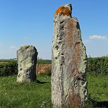 Les Pierres Jumelles de Mont-Saint-Eloi