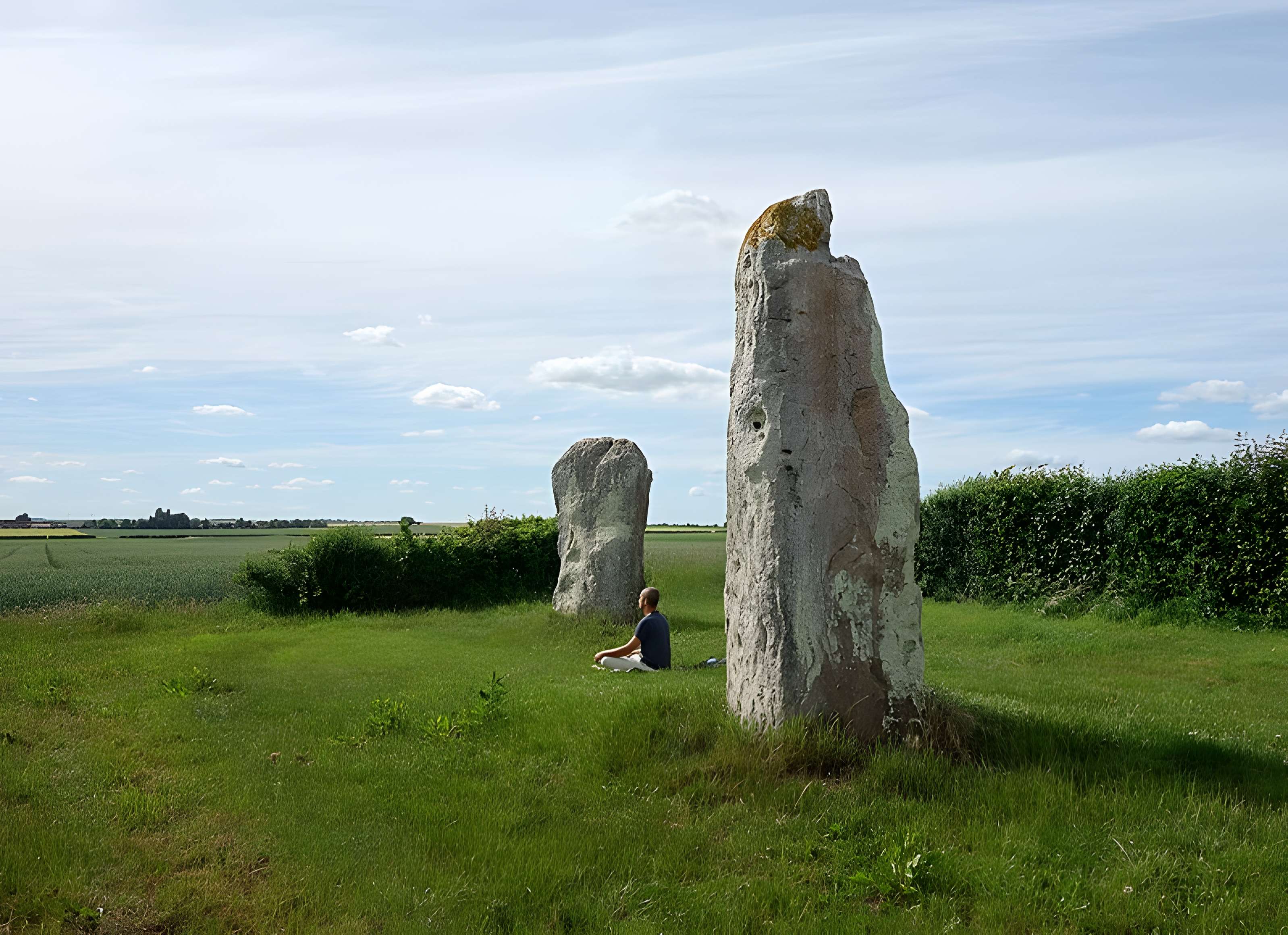 Les Pierres Jumelles de Mont-Saint-Eloi