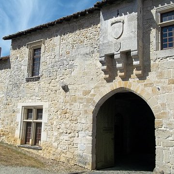 Logis abbatial de Fontaine-le-Comte