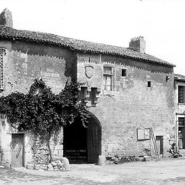 Logis abbatial de Fontaine-le-Comte