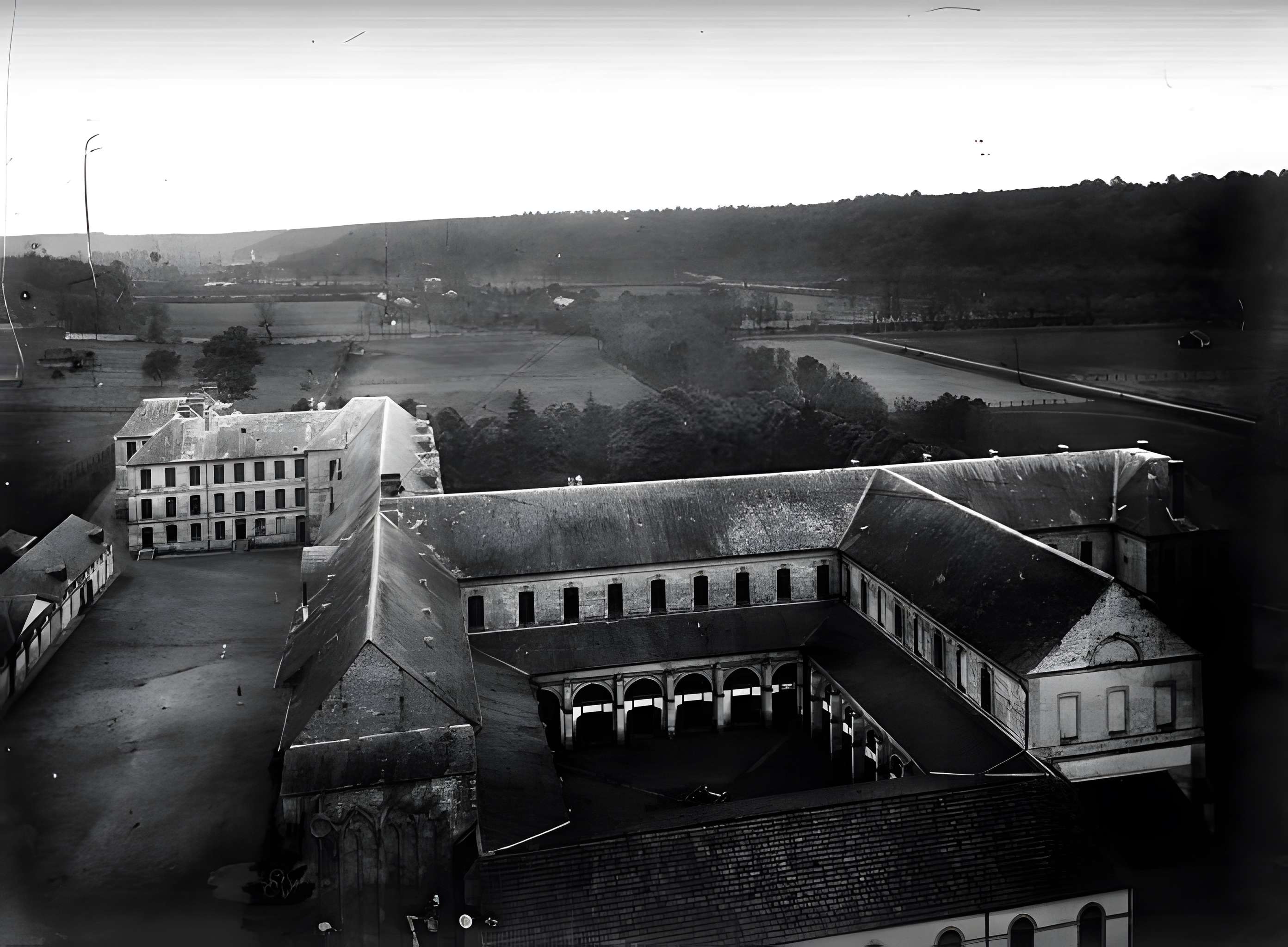Logis abbatial du Bec-Hellouin