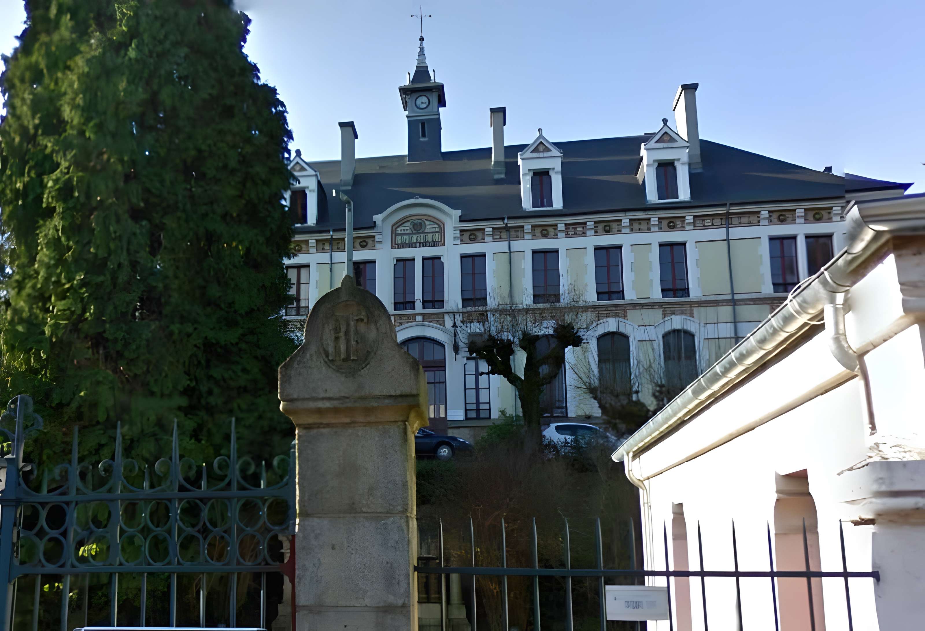 Lycée Edmond-Perrier de Tulle 