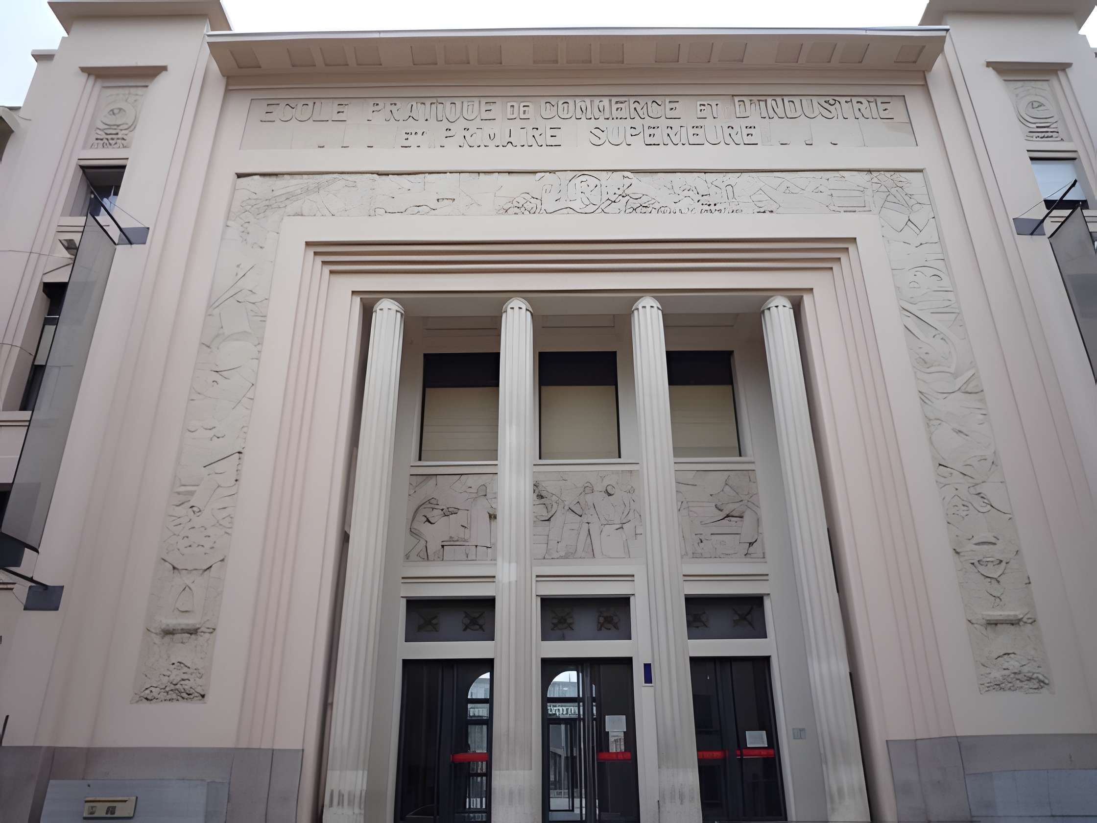 Lycée technologique régional Dhuoda de Nîmes 