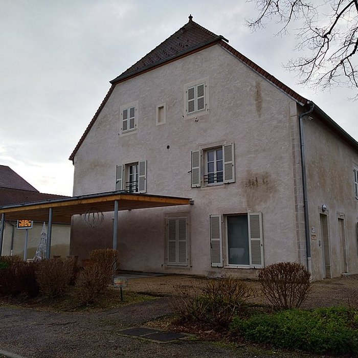 Photo de Mairie - écoles - halle et caserne de gendarmerie
