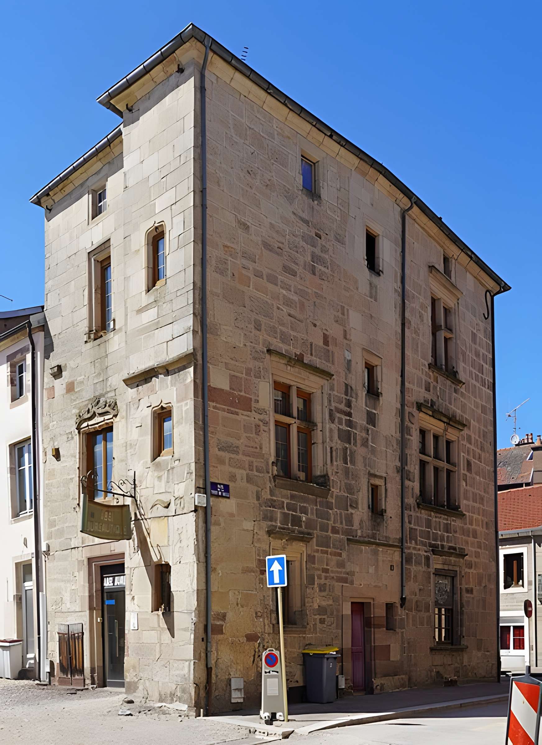 Maison à l'oriflamme à Luxeuil-les-Bains