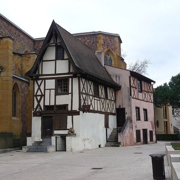 Maison à pans de bois, 2 Rue Jean-Baptiste-Salle à Roanne