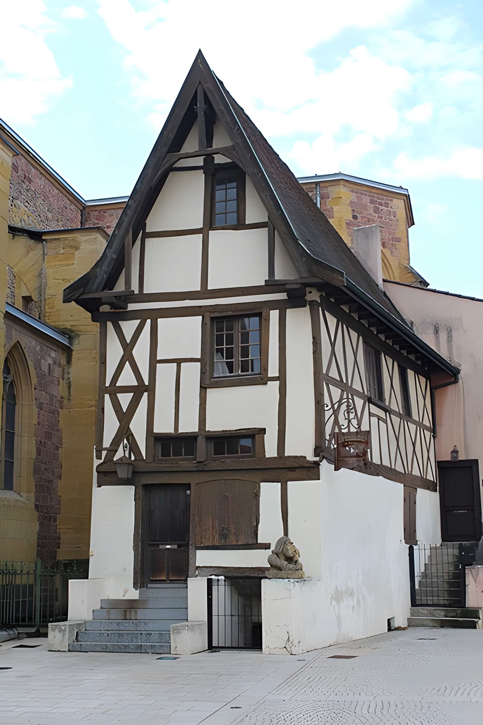 Maison à pans de bois, 2 Rue Jean-Baptiste-Salle à Roanne