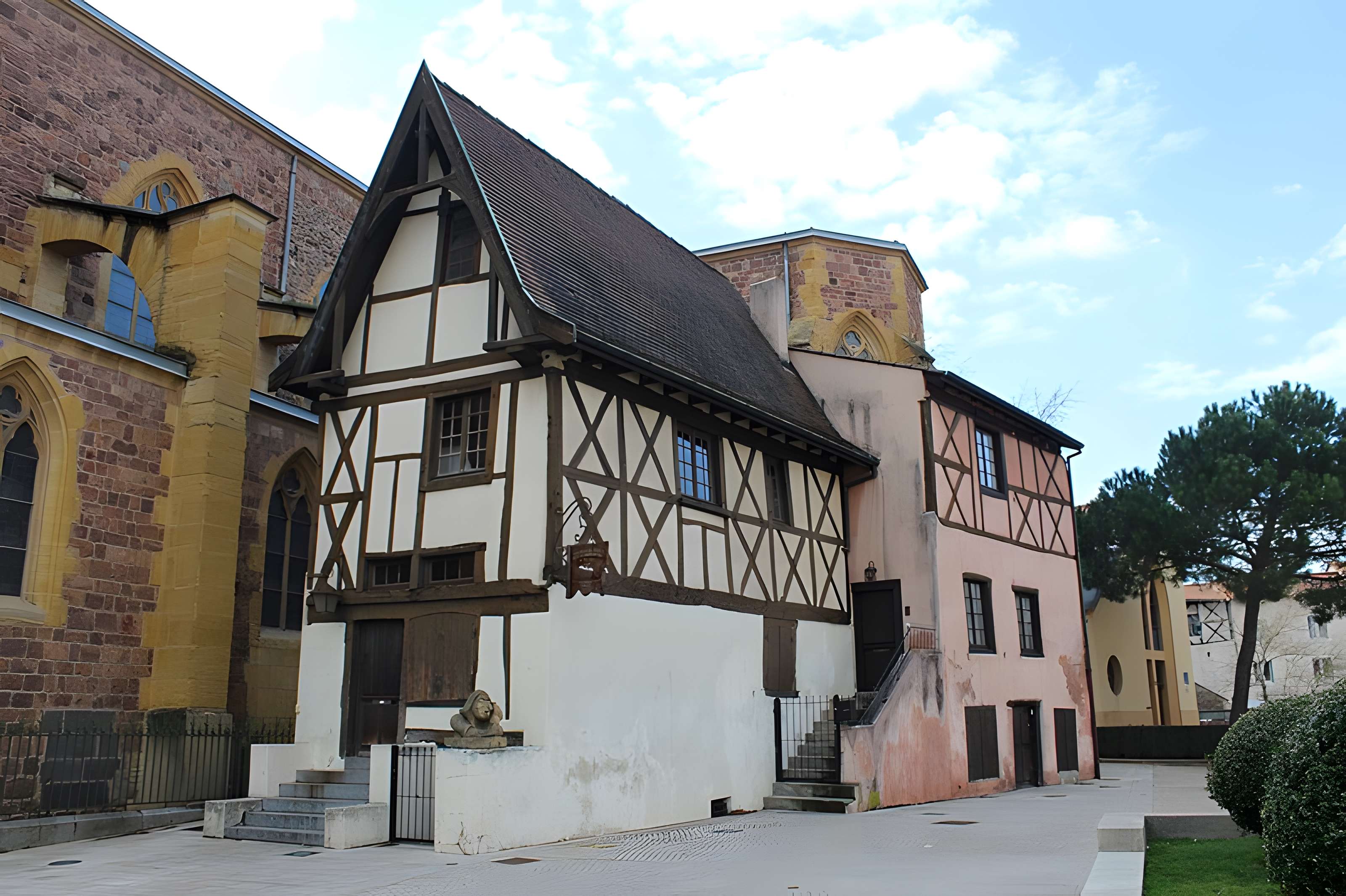 Maison à pans de bois, 2 Rue Jean-Baptiste-Salle à Roanne