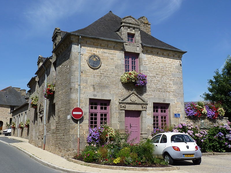 Photo de Maison à porte à fronton à Collinée