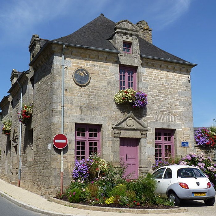 Photo de Maison à porte à fronton à Collinée