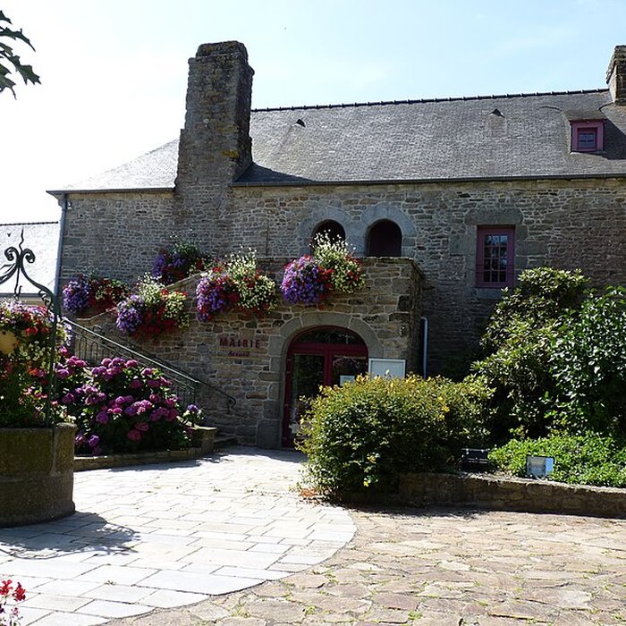 Photo de Maison à porte à fronton à Collinée
