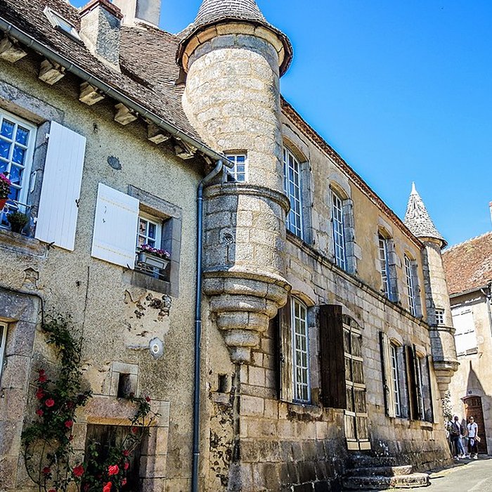 Photo de Maison à tourelles à Boussac