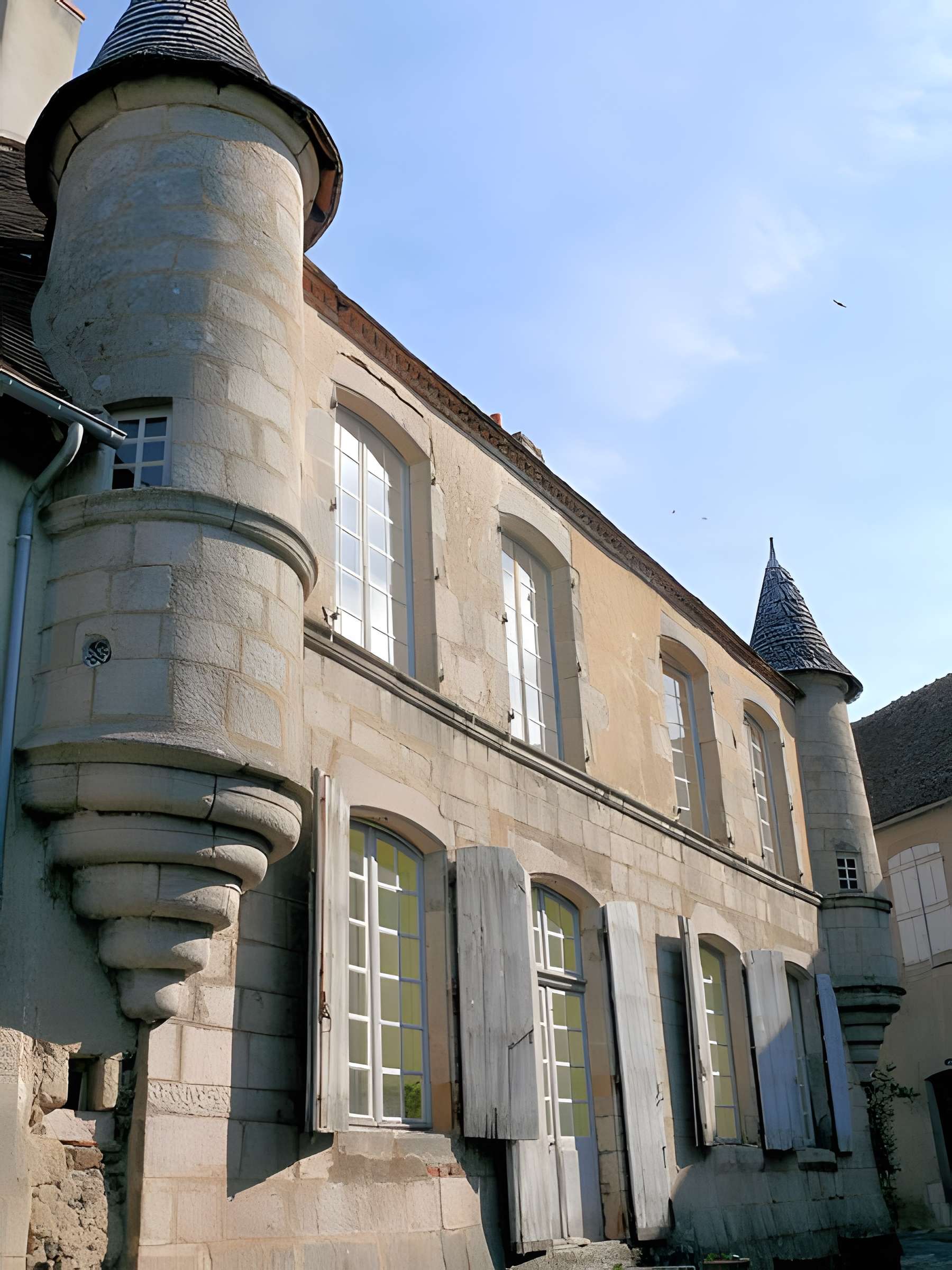 Maison à tourelles à Boussac 