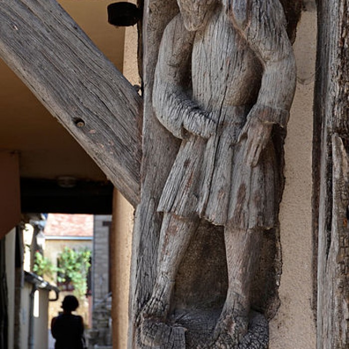 Photo de Maison au poteau sculpté à La Ferté-Bernard
