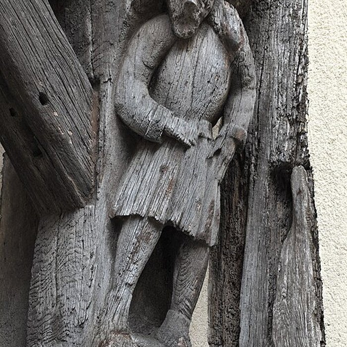 Photo de Maison au poteau sculpté à La Ferté-Bernard