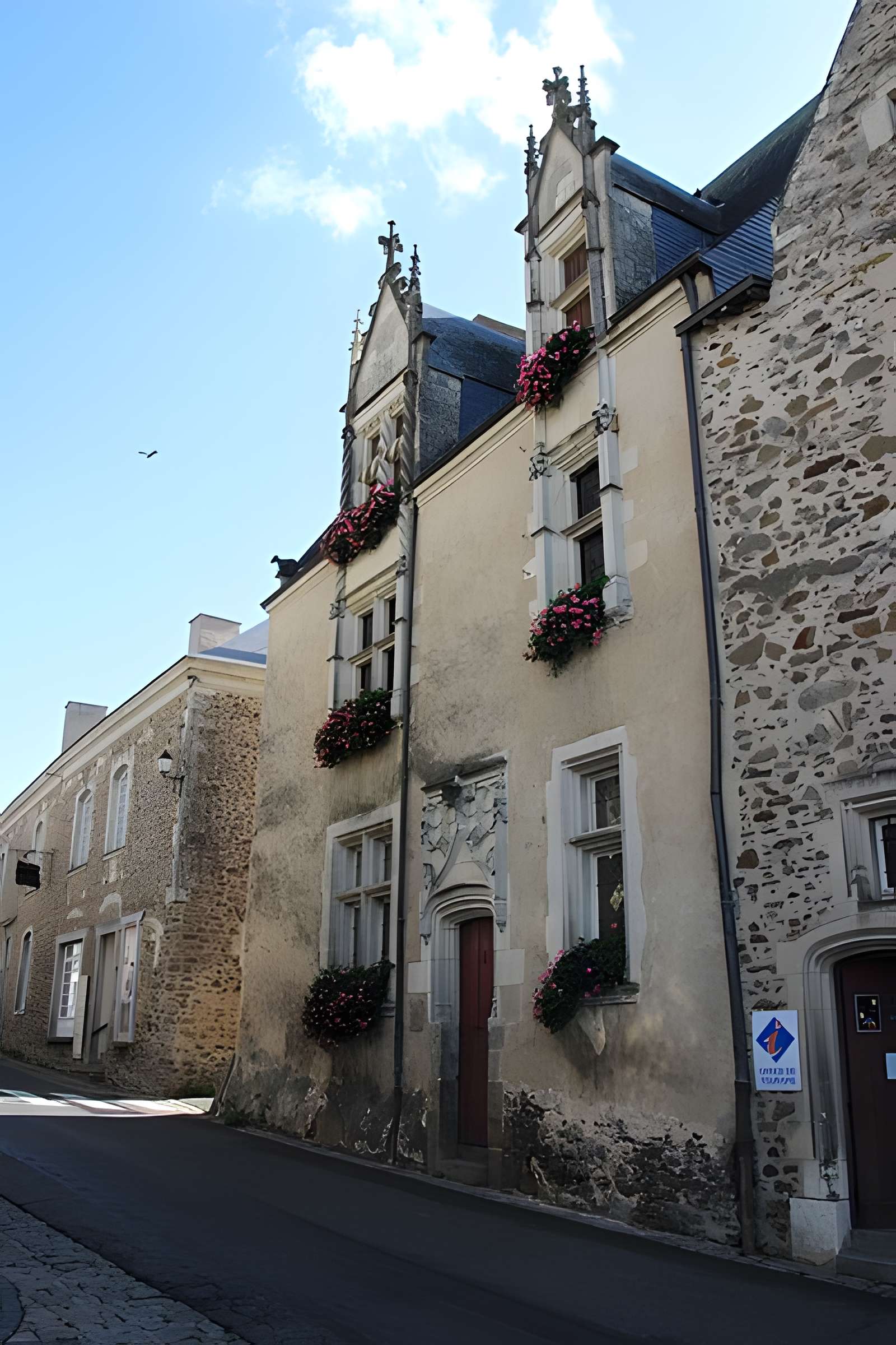 Maison canoniale de Saint-Denis-d'Anjou