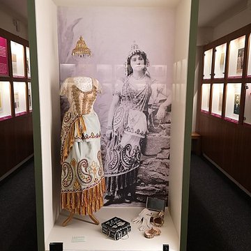 maison d alexandra david neel du nom tibetain de samten dzong (maison de la reflexion)