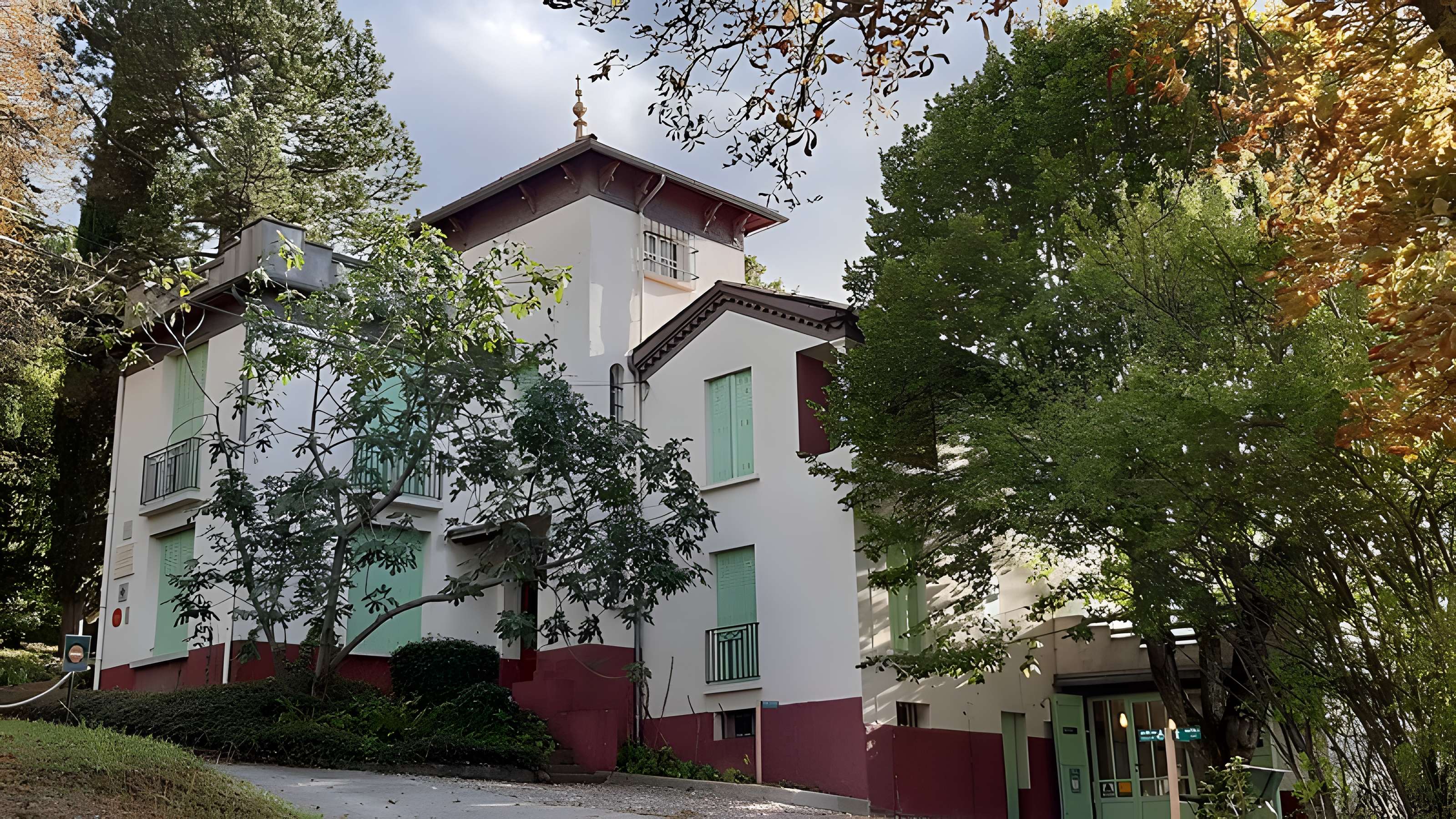 Maison d'Alexandra David-Neel du nom tibétain de Samten Dzong (maison de la réflexion)