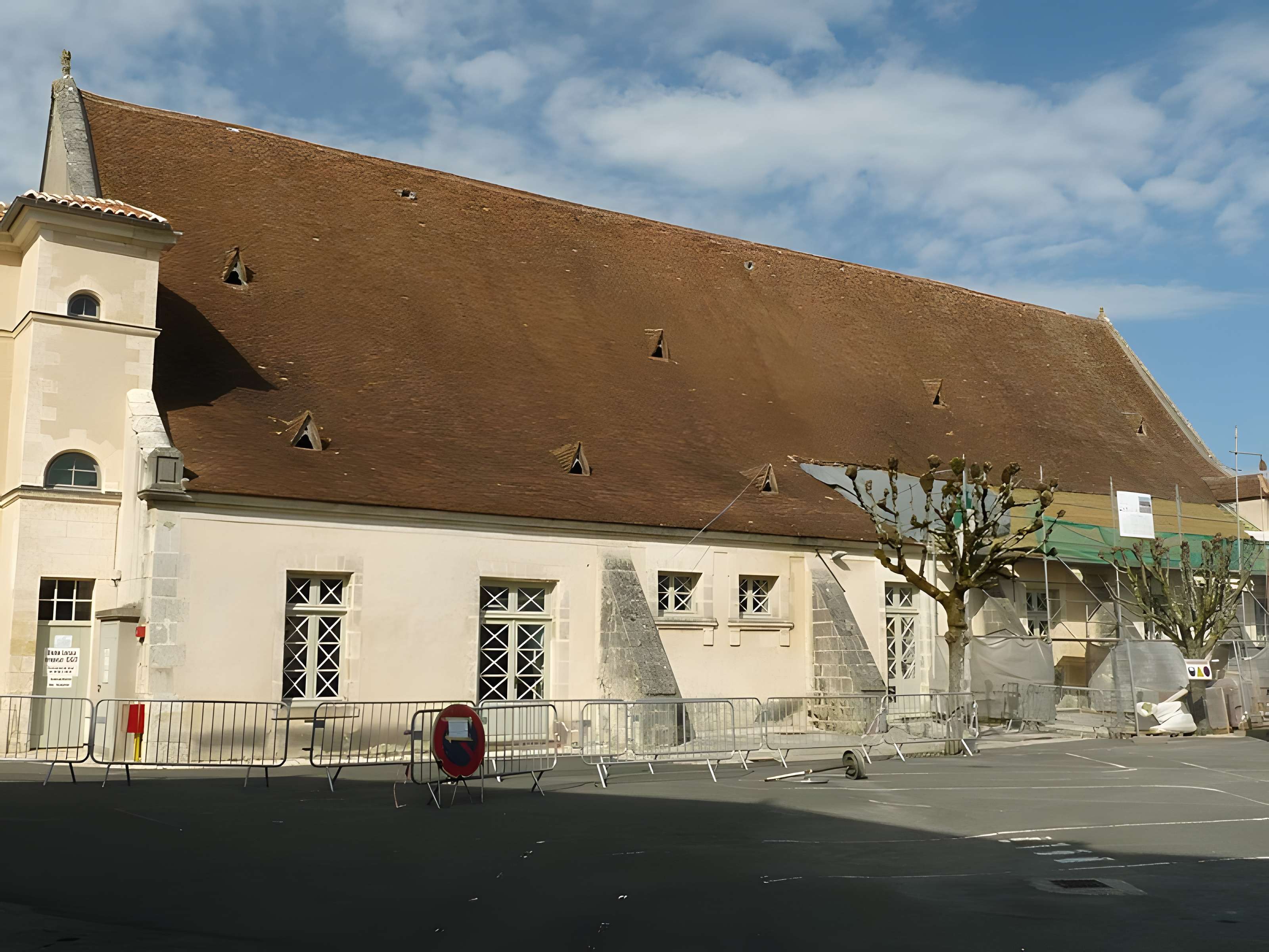 Château de Barbezieux-Saint-Hilaire