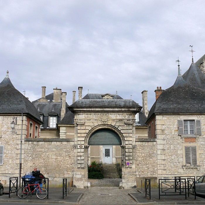 Photo de Maison de la chanoinesse des Bénédictines de Saint-Laurent à Bourges