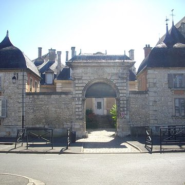 Maison de la chanoinesse des Bénédictines de Saint-Laurent à Bourges