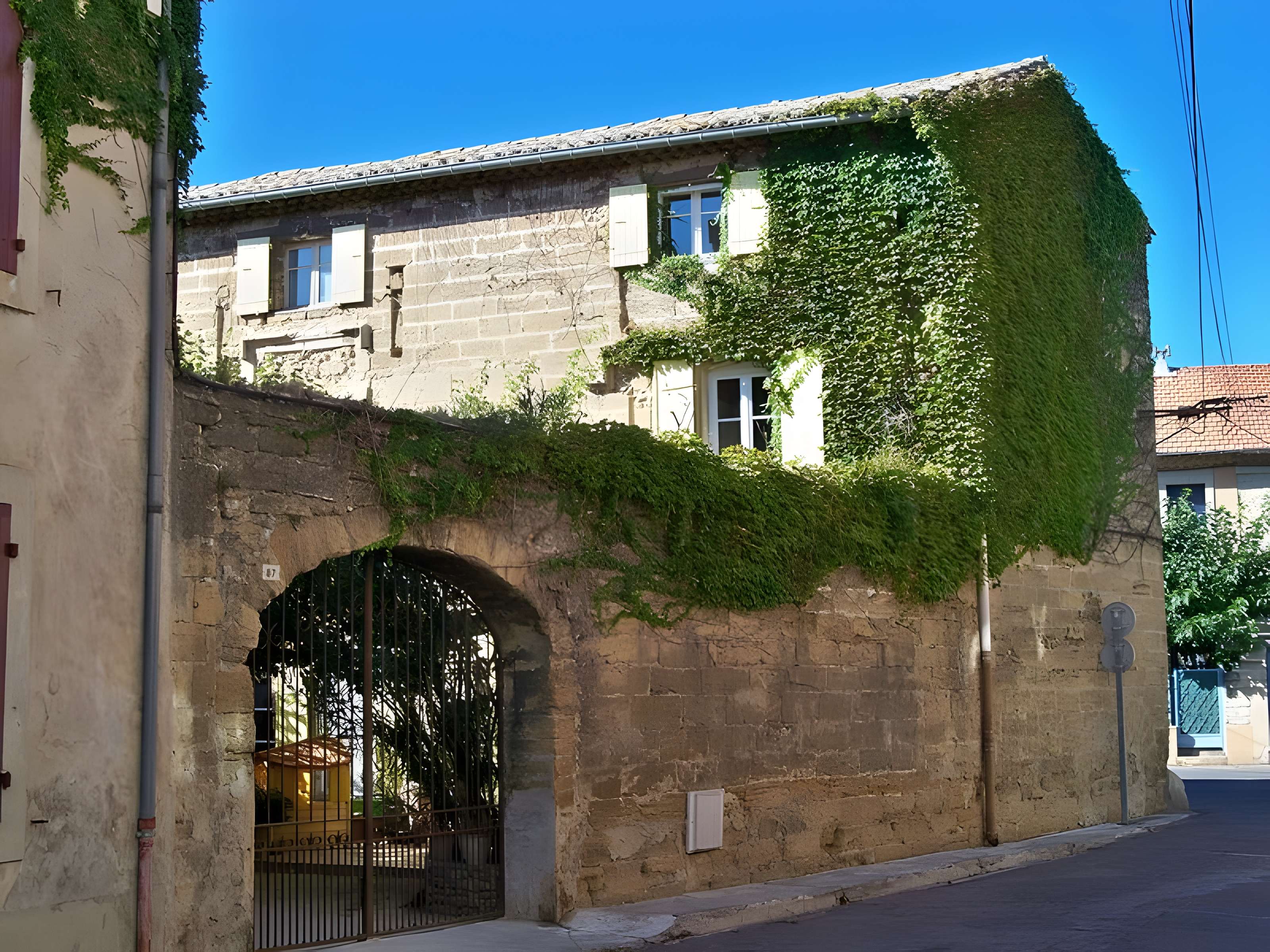 Maison de la Reine-Jeanne à Sorgues 