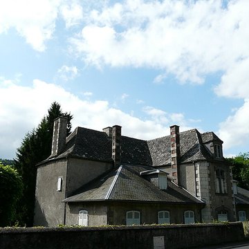 Maison de labbé dEstaing à Murol