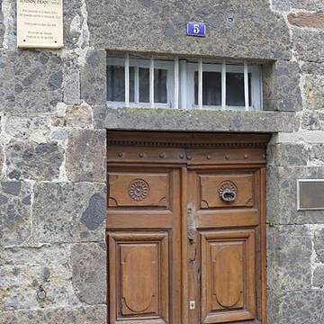 Maison Dejou à Vic-sur-Cère