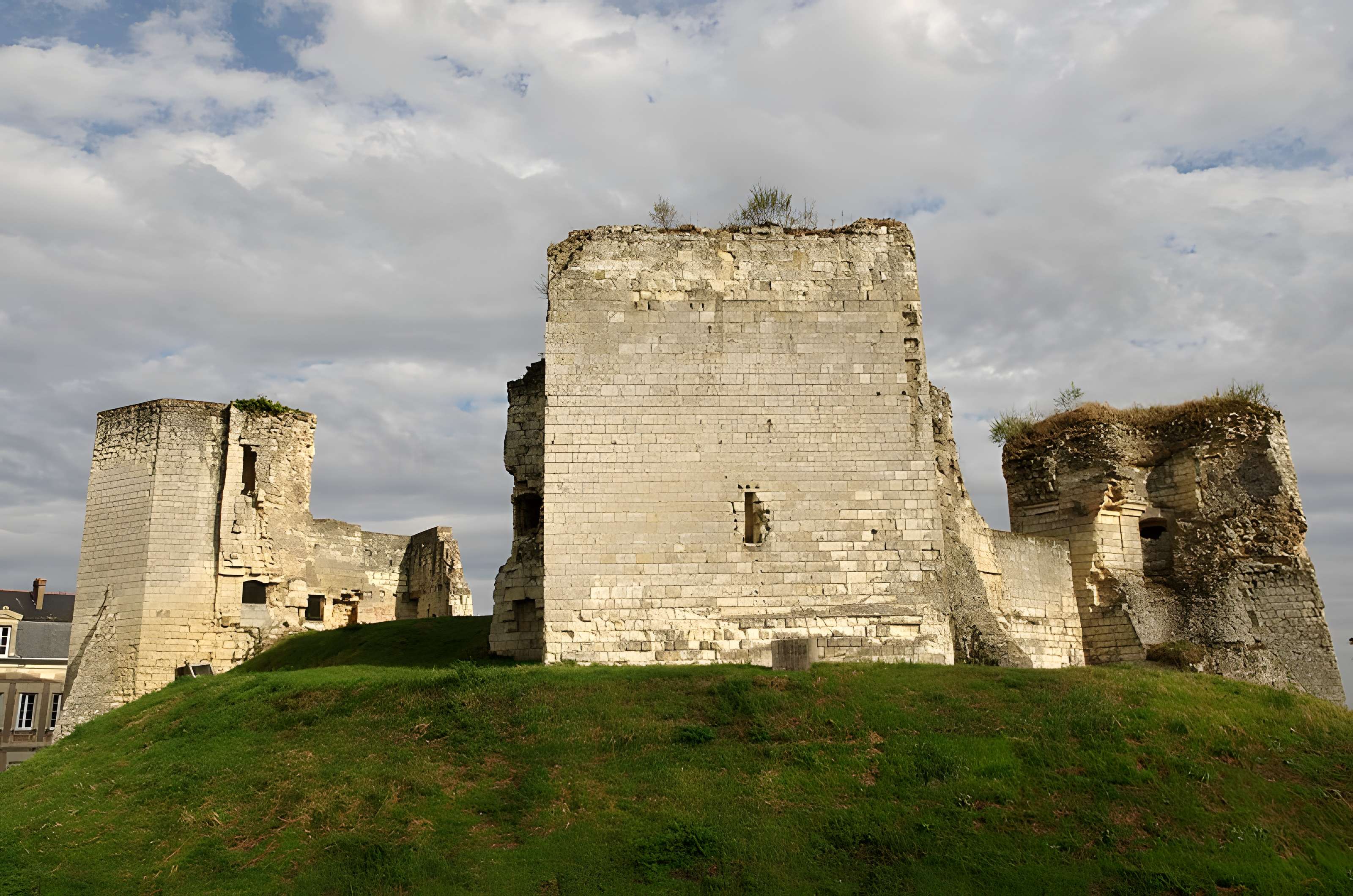 Château de Beaufort-en-Vallée (ruines)