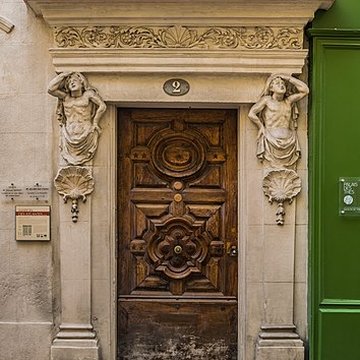 Maison des Atlantes à Nîmes