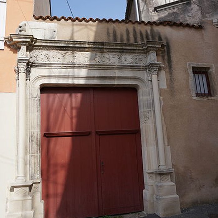 Photo de Maison des Loups à Charmes