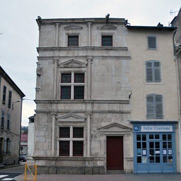 Maison des Loups à Charmes