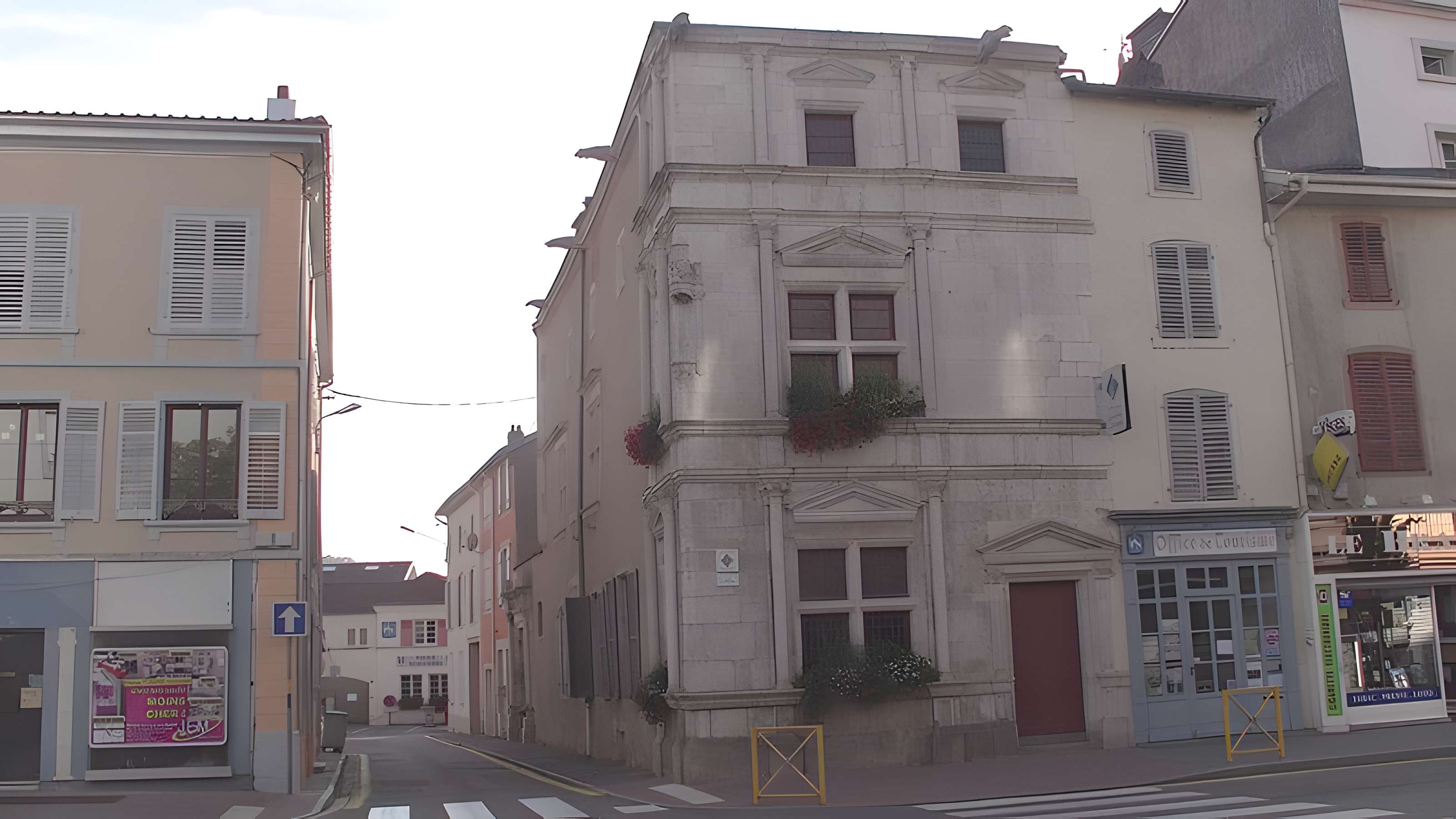 Maison des Loups à Charmes